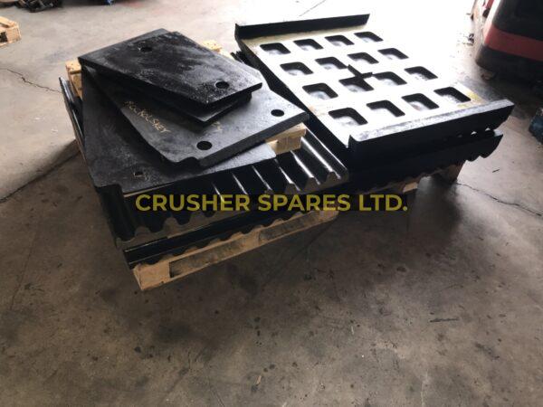 Placas de mandíbula e bochecha McCloskey® J40-V2