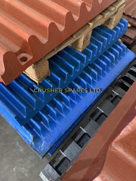 Hoher Zahn J4250000 Feste Backe / J4260000 Schwenkbare Backe