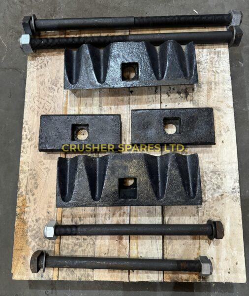 J4290000 | Parafusos de cunha de placa de mandíbula fixa | Extec® C10 / Sandvik® QJ240 - QJ241 |