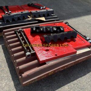 CR005-053-001 | CR005-054-001 | Plaques de joue inférieures |