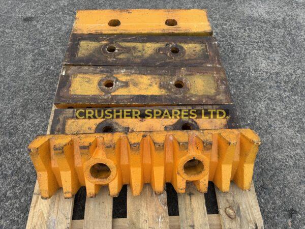 176421 | Baffle Plate Toothed | Rubblemaster® RM70 |