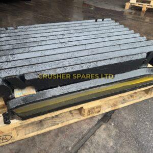 8221-70-7270 | Piastra a ganasce oscillanti | Komatsu® BR210 |