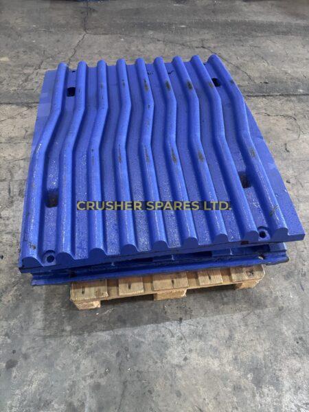 504-003-022 | Jaw Plates | McCloskey J40-V1 |